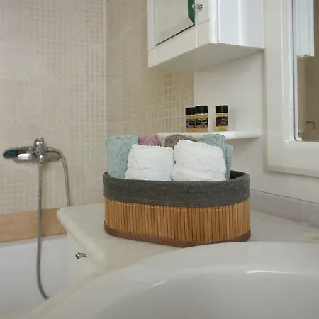 Precious - Hospitality Next To.... Apartment Kalamata